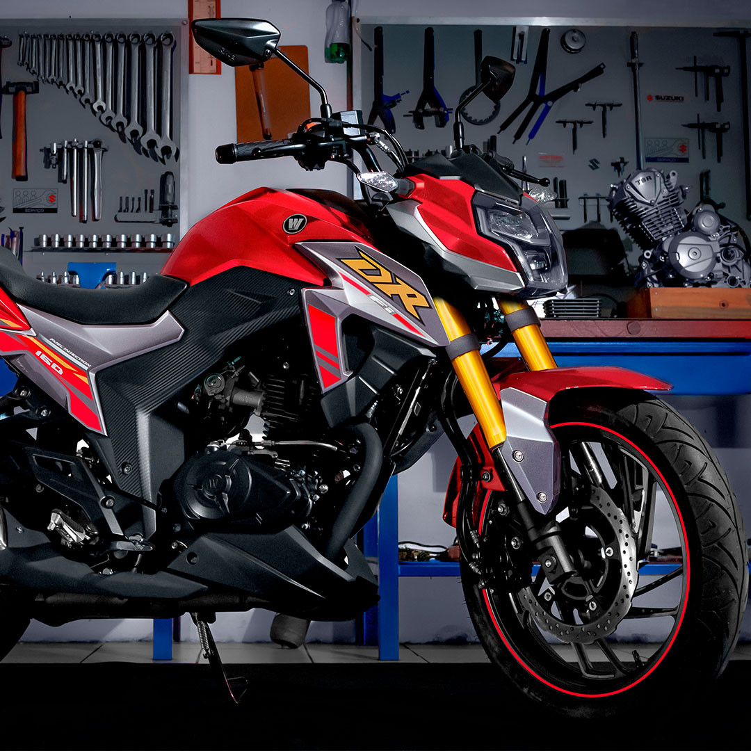 Imagem do modelo AGRESSIVA, IMPONENTE E ÚNICA.